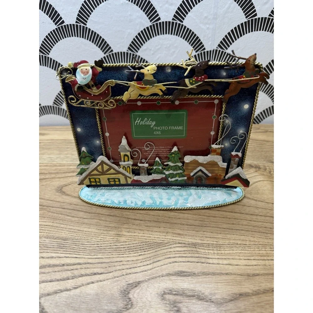 Metal Santa Sleigh Reindeer Christmas Holiday Photo Frame 4x6 3D Winter Scene